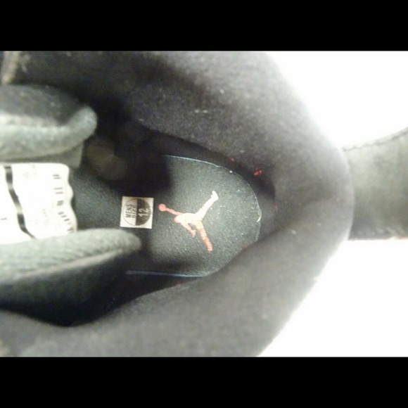 Jordan Retro 12 Flu Game - Picture 7 of 8
